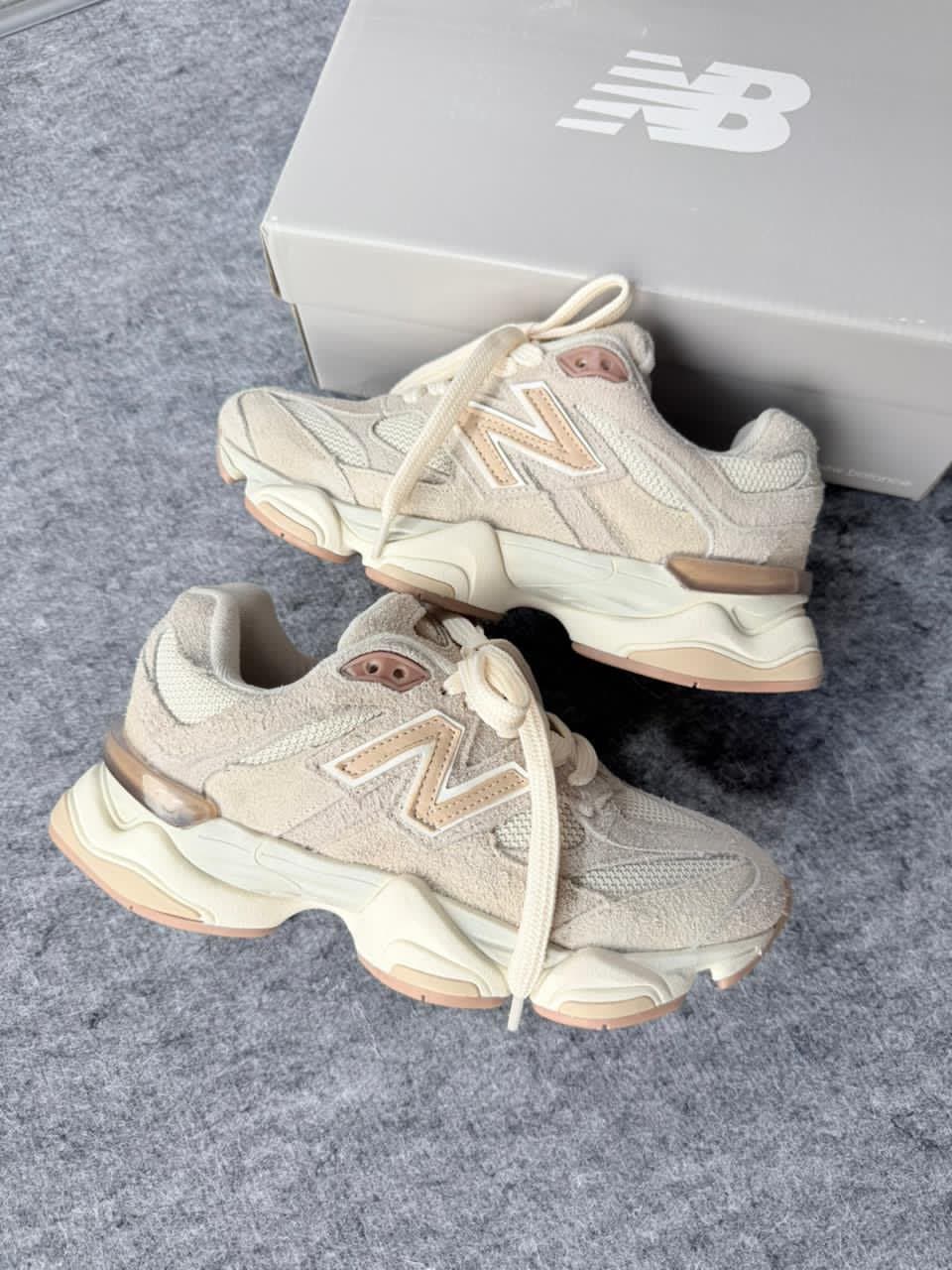 NEW BALANCE 9060 COURO