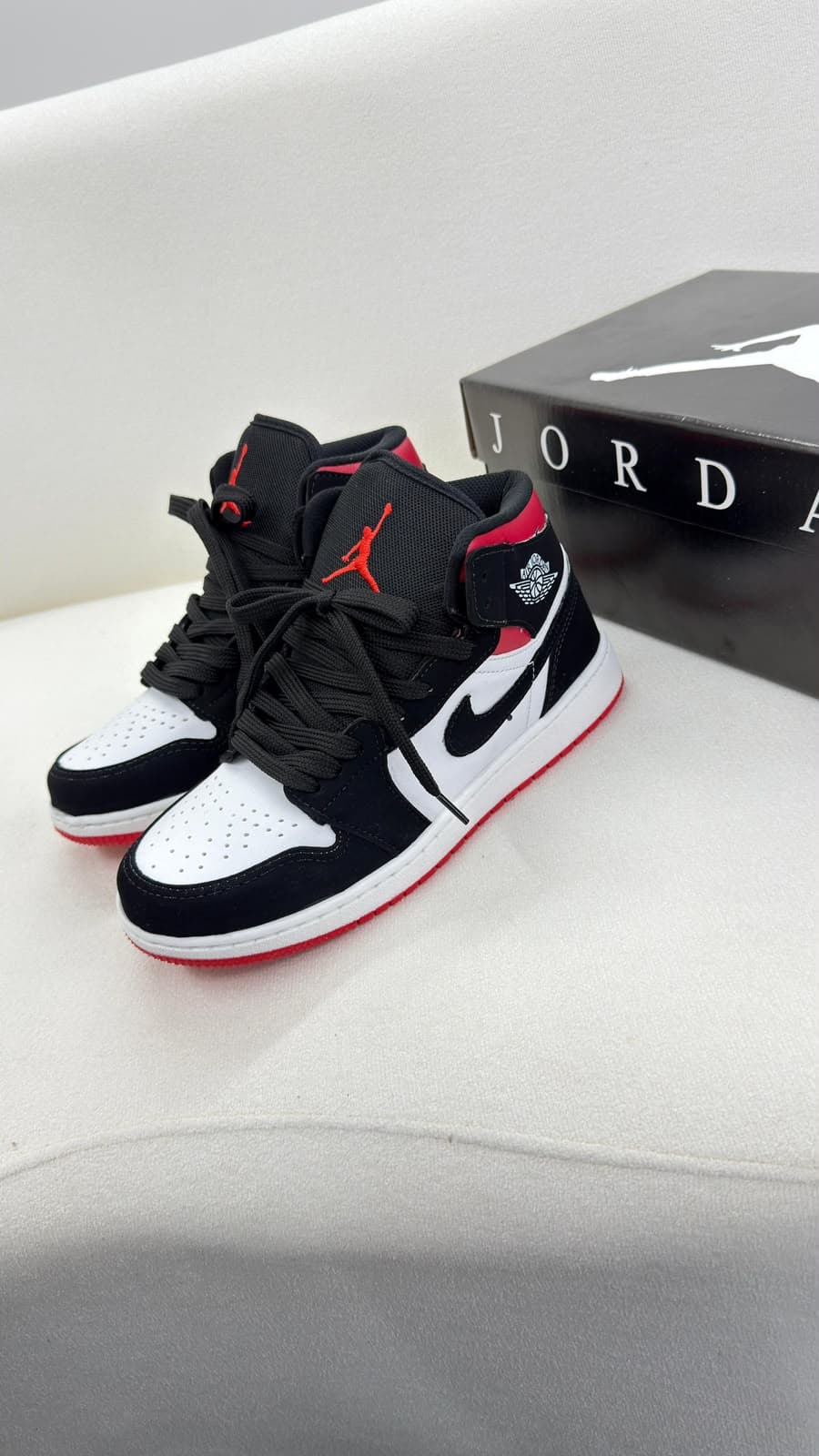 NIKE AIR JORDAN 1.0